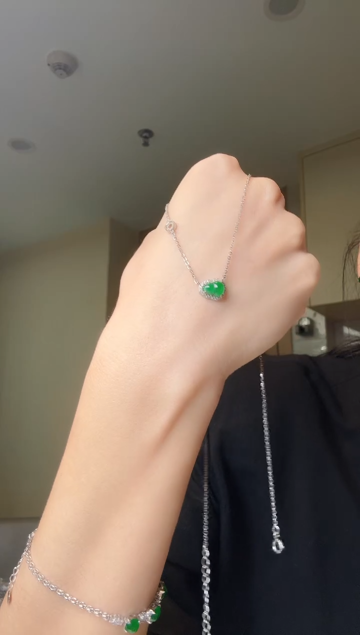 翡翠银S925镶嵌套链天然翡翠吊坠