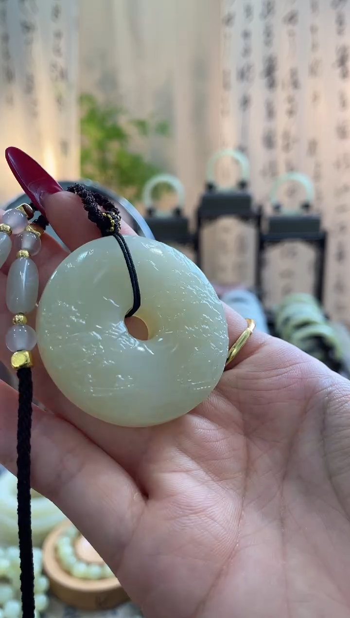 青海料平安扣圆山水牌，带中国结编绳