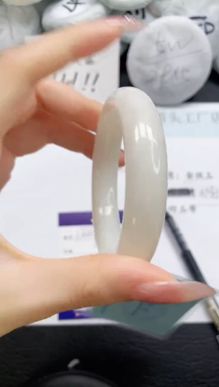 和田玉手镯未镶嵌239-55