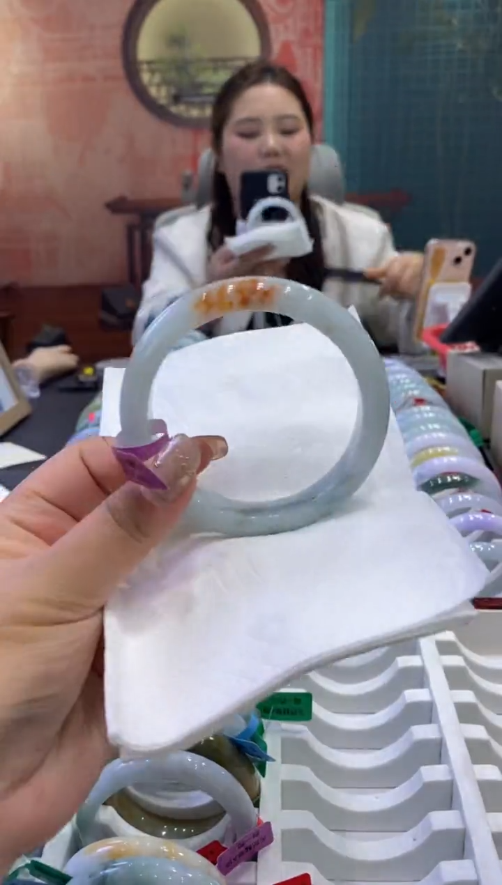 【闪购商品】翡翠手镯未镶嵌多人005456