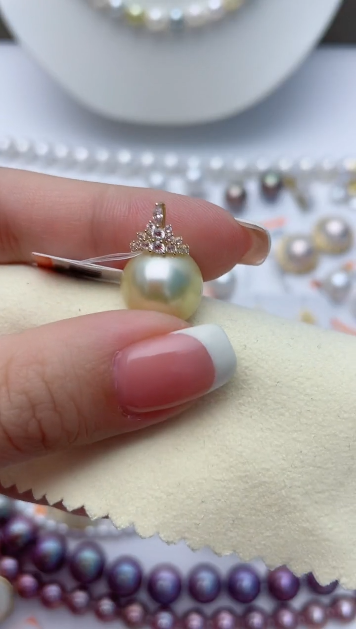 【闪购商品】海水珍珠颈饰18K金镶嵌W116