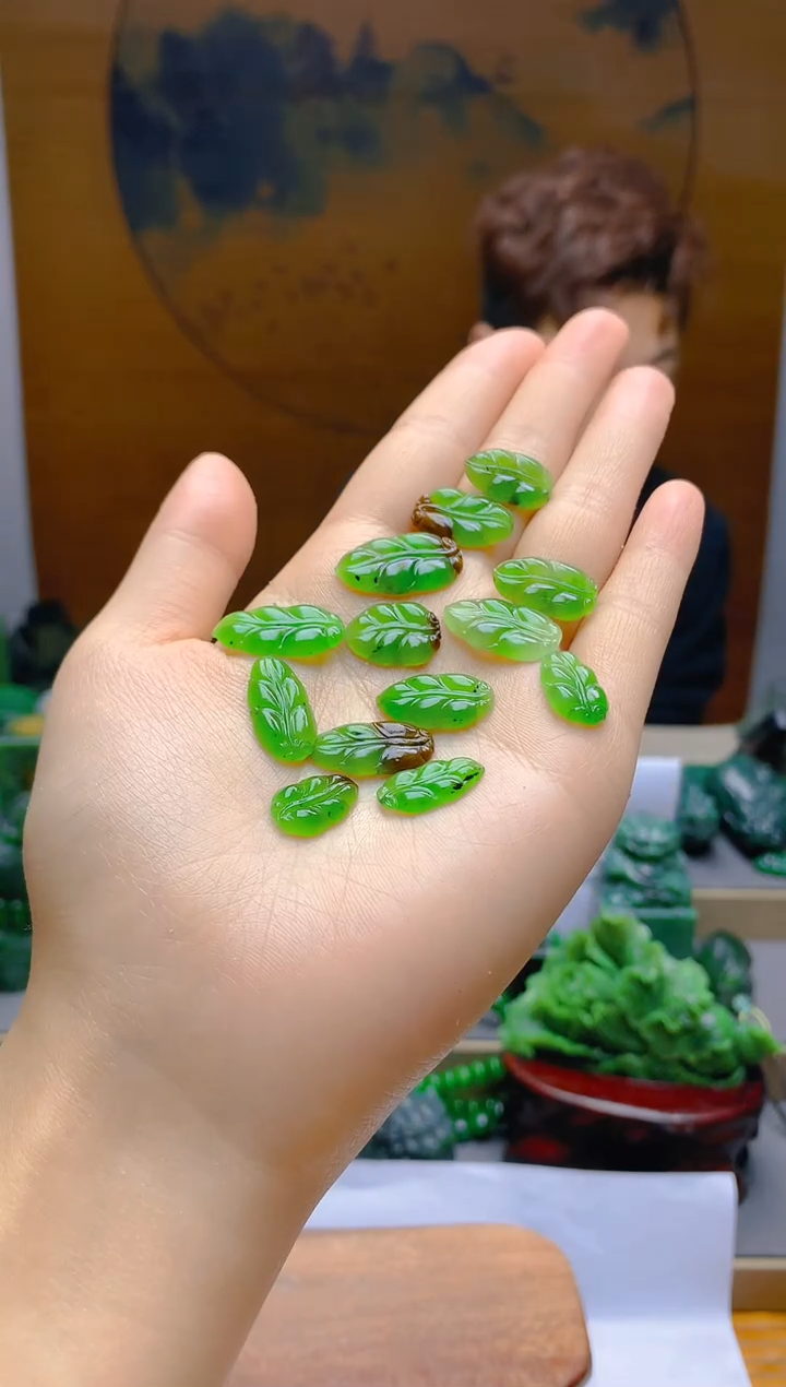 【闪购商品】和田玉（碧玉）未镶嵌挂件随机发货1个