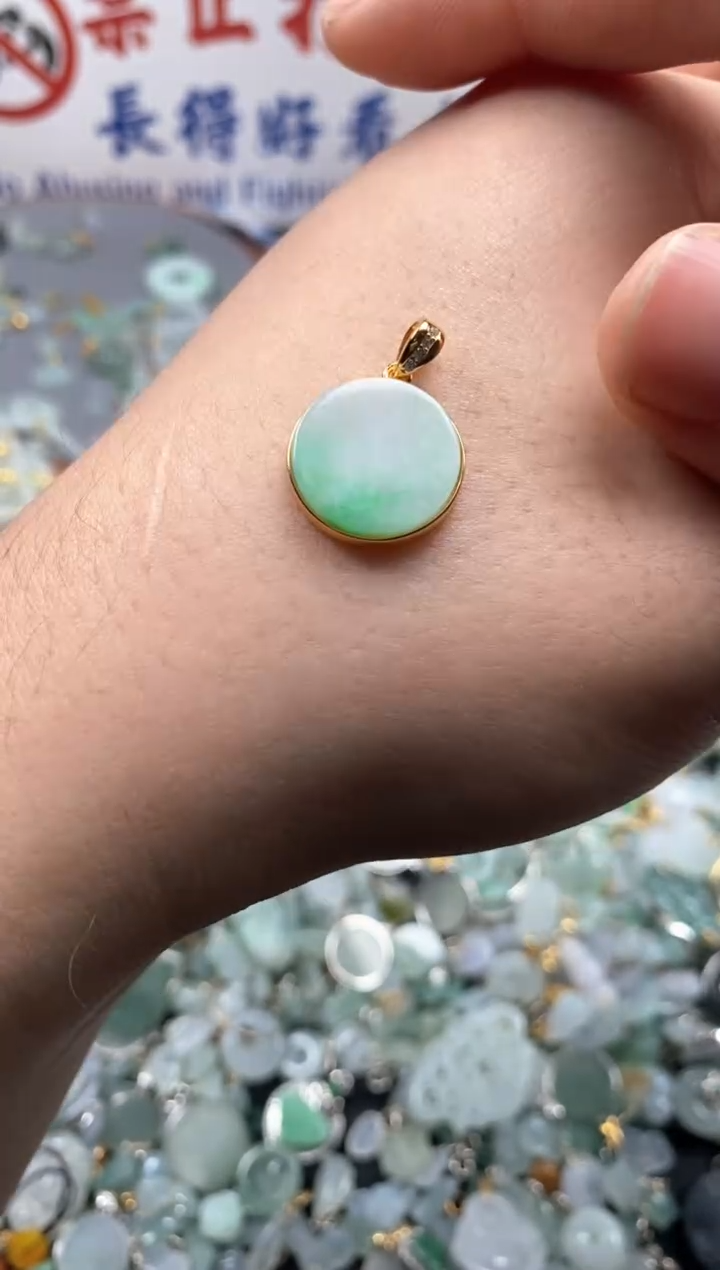 【闪购商品】翡翠颈饰未镶嵌非凡