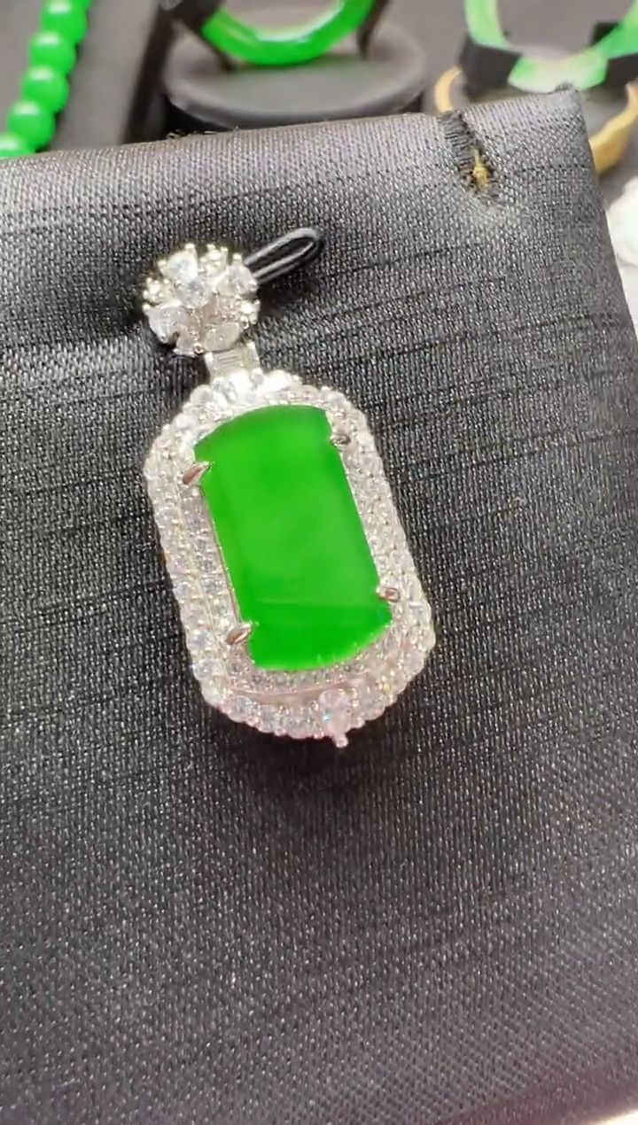 【闪购商品】翡翠吊坠(不含链)银S925镶嵌多样性发货拍一发一
