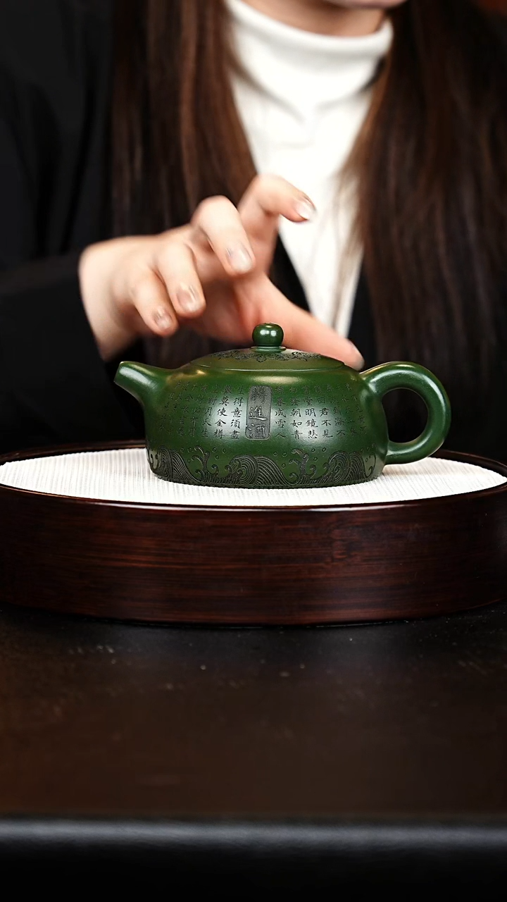 茶壶紫砂半月壶