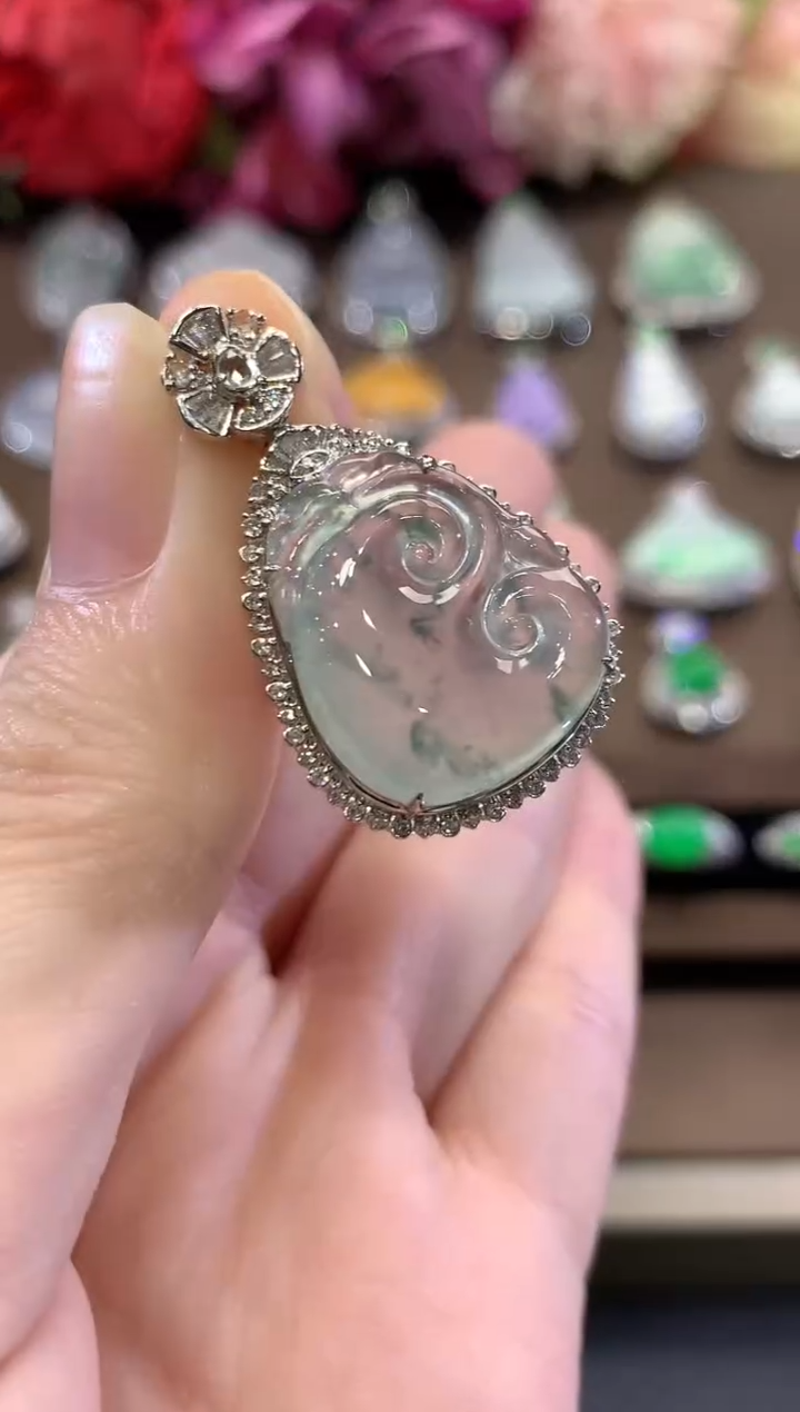 吊坠(不含链)18K金镶嵌翡翠秋日珠宝Q87