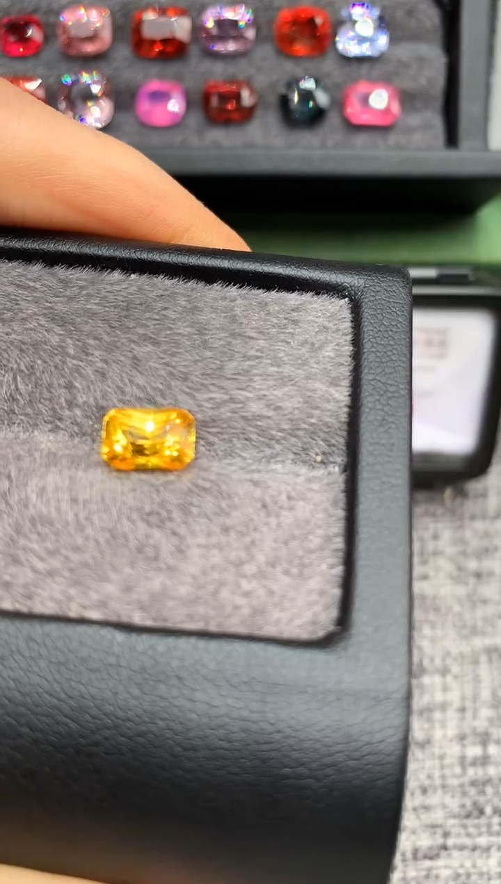 【闪购商品】定制蓝宝石裸石未镶嵌枕型 黄蓝宝 2.50ct