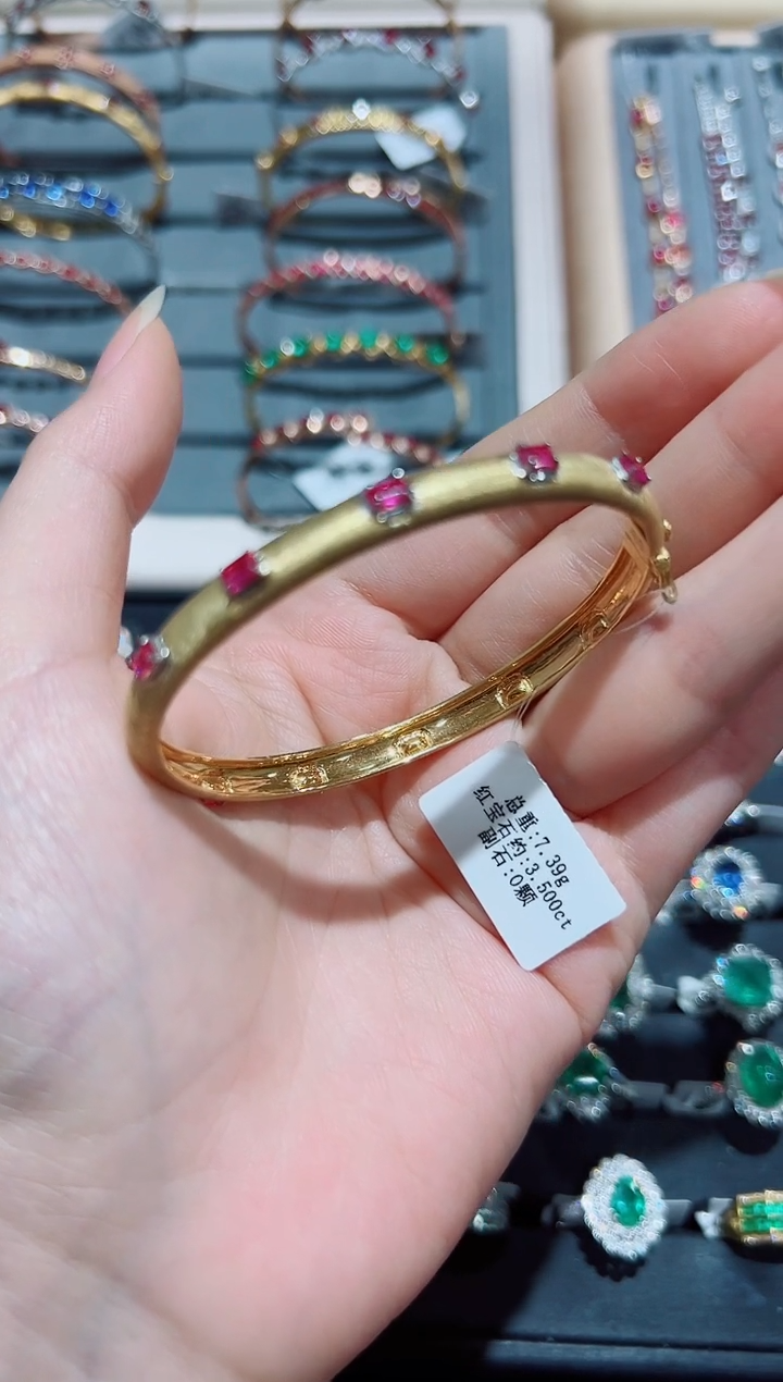 手镯18K金镶嵌红宝石·