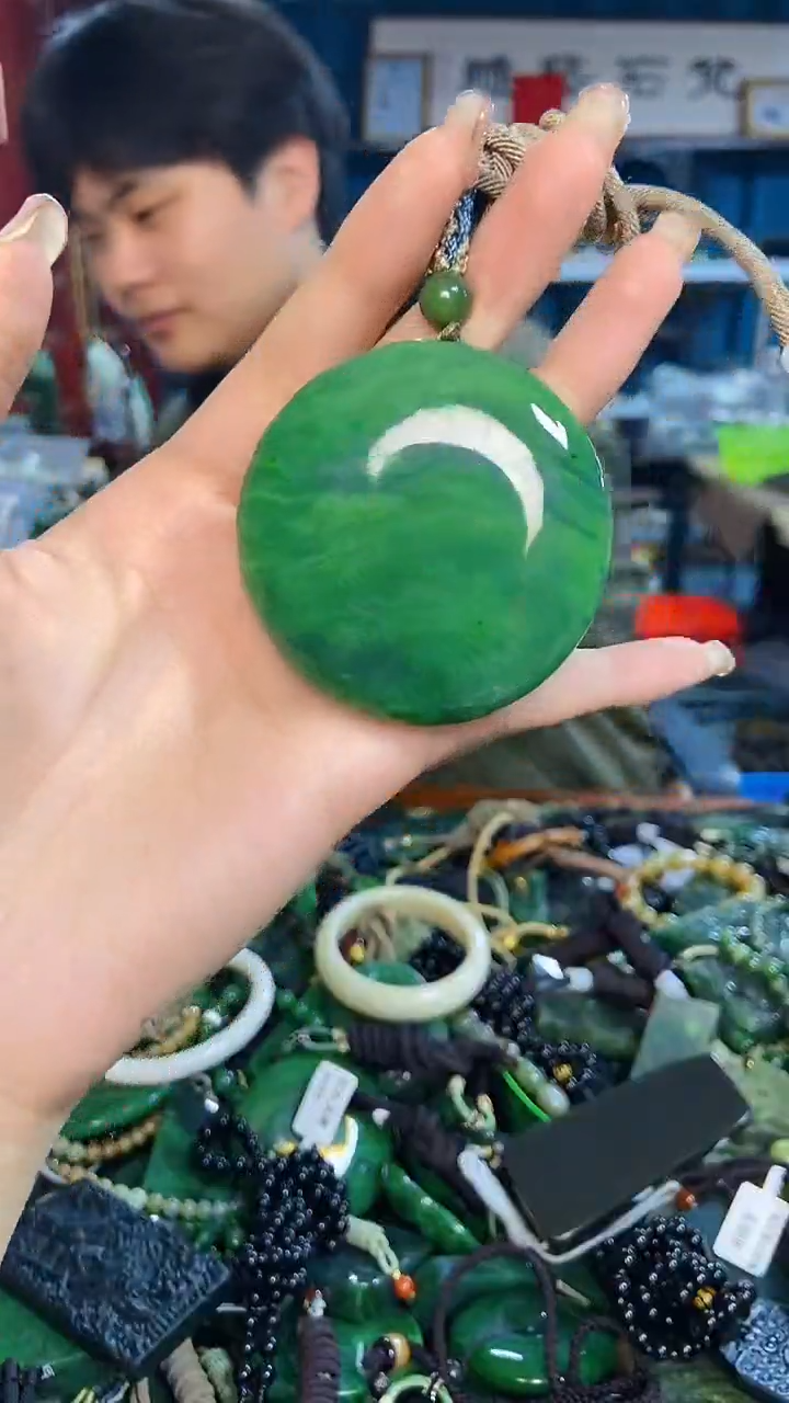 未镶嵌和田玉挂件1