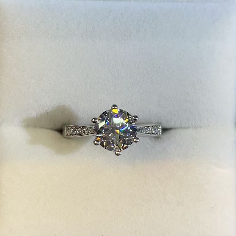  高奢钻饰 周家小蛮腰戒指2.0CT