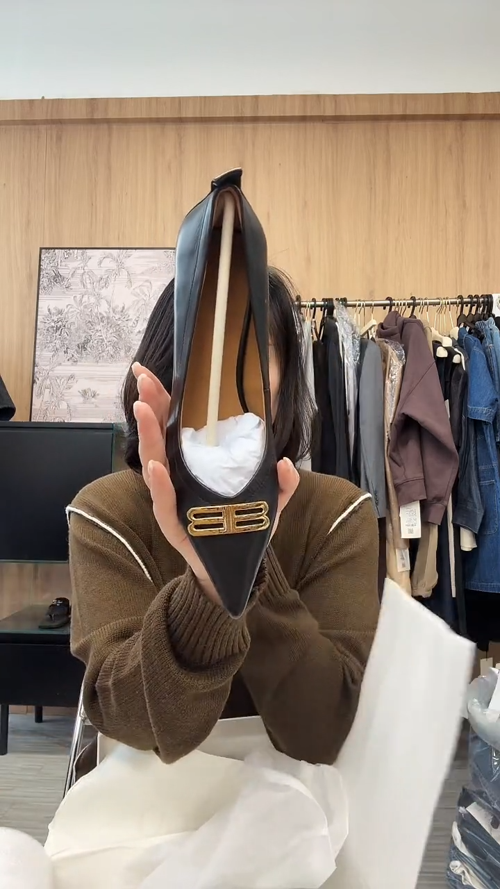 尖头经典高跟鞋36码