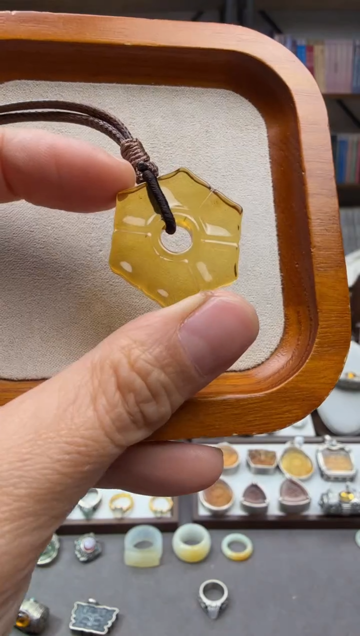 琥珀颈饰未镶嵌莲花3