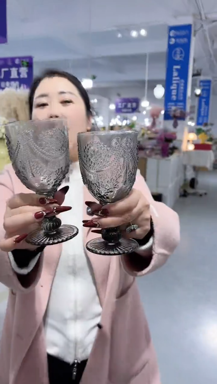 【闪购商品】玻璃唐总花瓶厂微瑕-UAWB