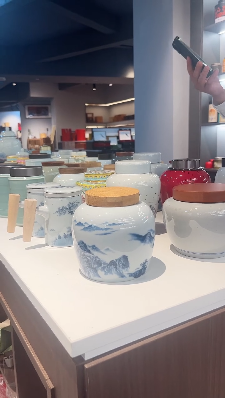 【闪购商品】白泥茶叶罐江山手绘陶瓷茶叶罐
