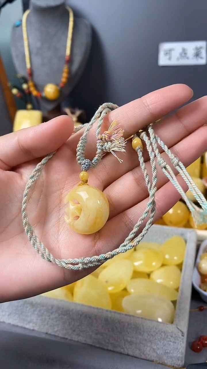 裸石琥珀未镶嵌星月吊装