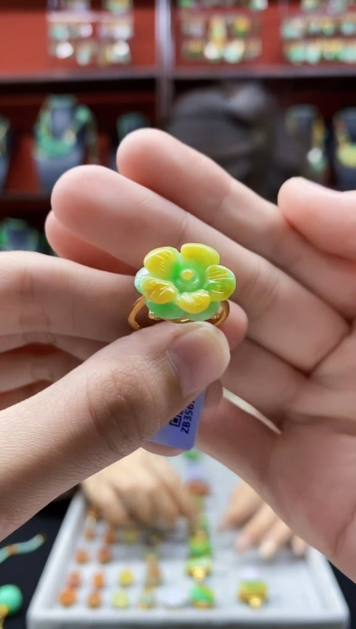 颈饰未镶嵌翡翠翡翠戒指