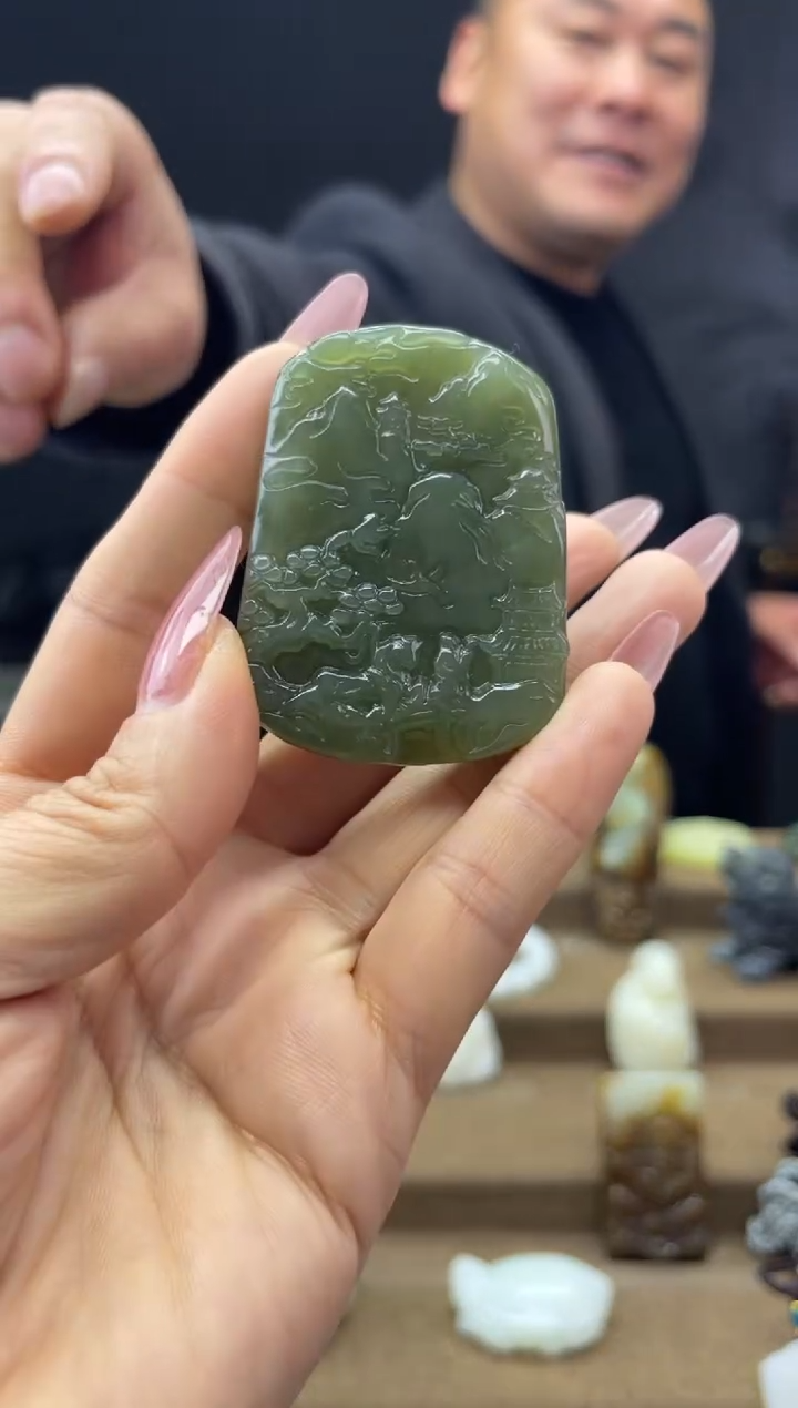 颈饰未镶嵌和田玉1