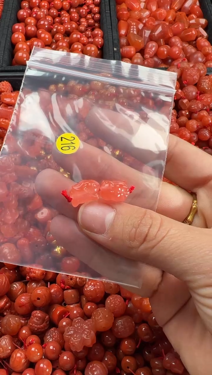 【闪购商品】南红玛瑙颈饰未镶嵌1