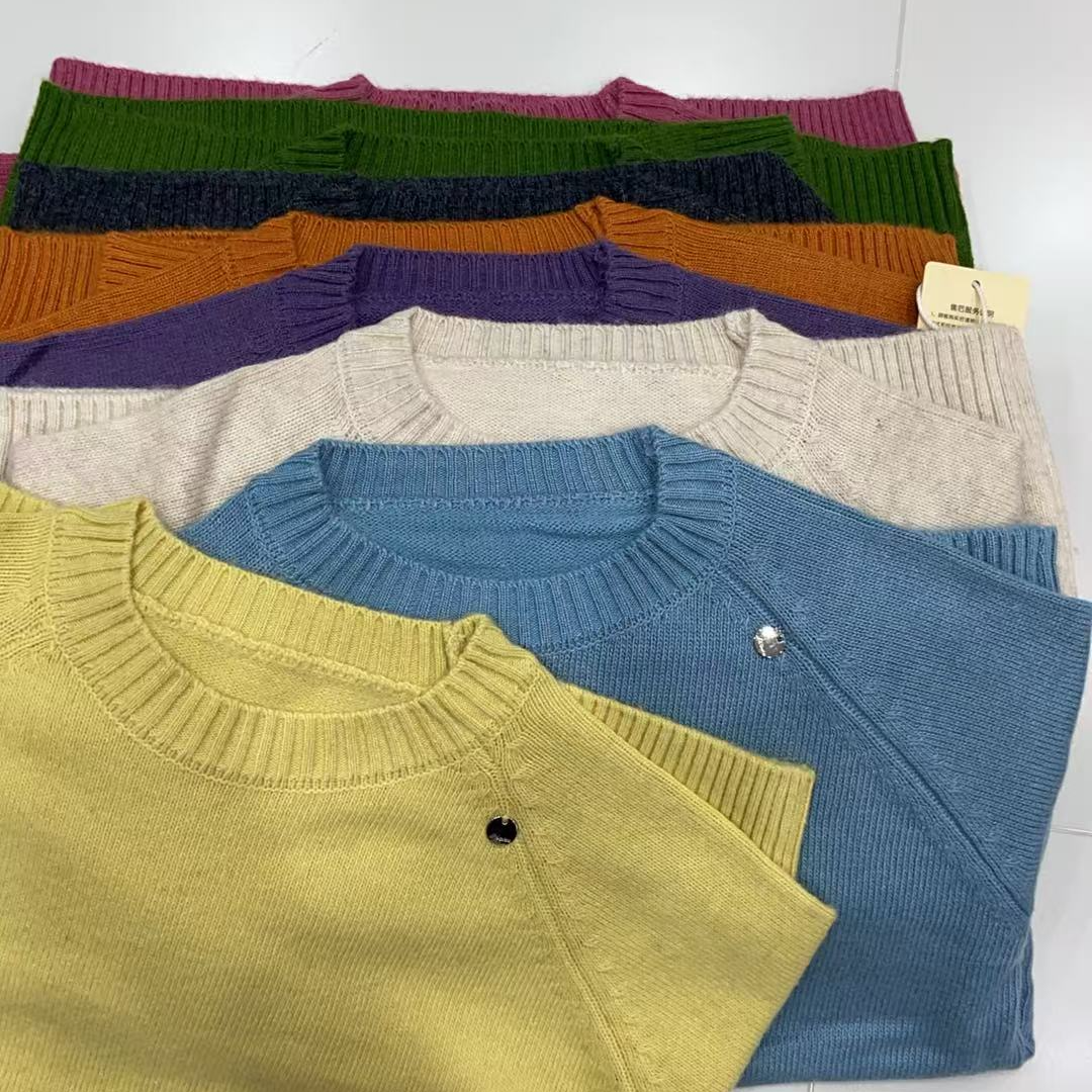 66801 针织圆领软糯亲肤透气园标韩系彩色羊毛衣