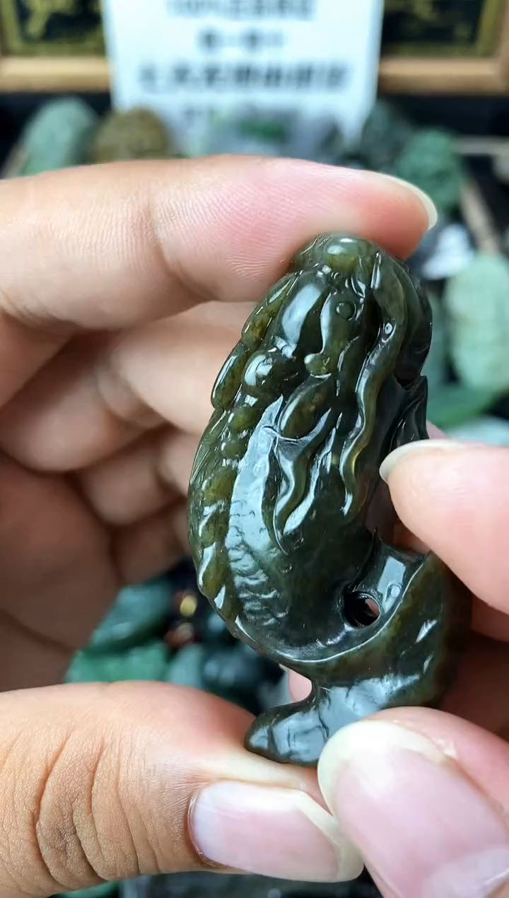 颈饰未镶嵌和田玉1