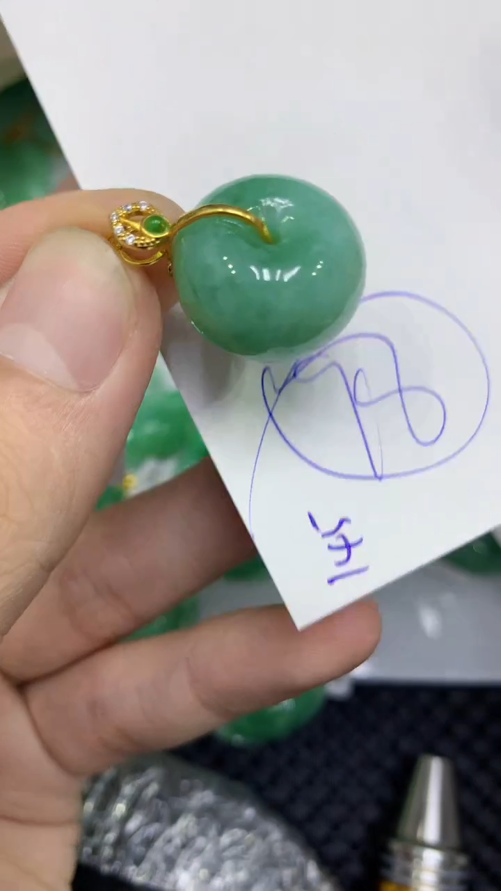 颈饰未镶嵌翡翠缅甸A货翡翠