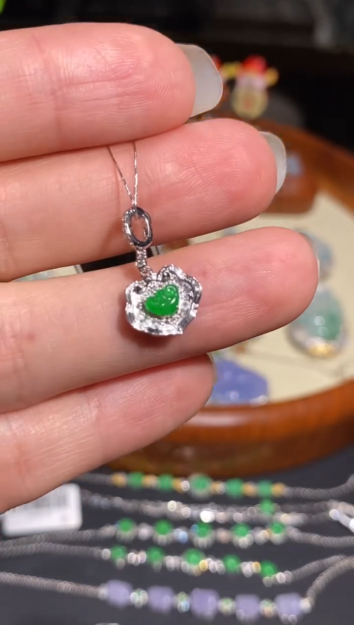 【闪购商品】翡翠颈饰18K金镶嵌万能扣吊坠