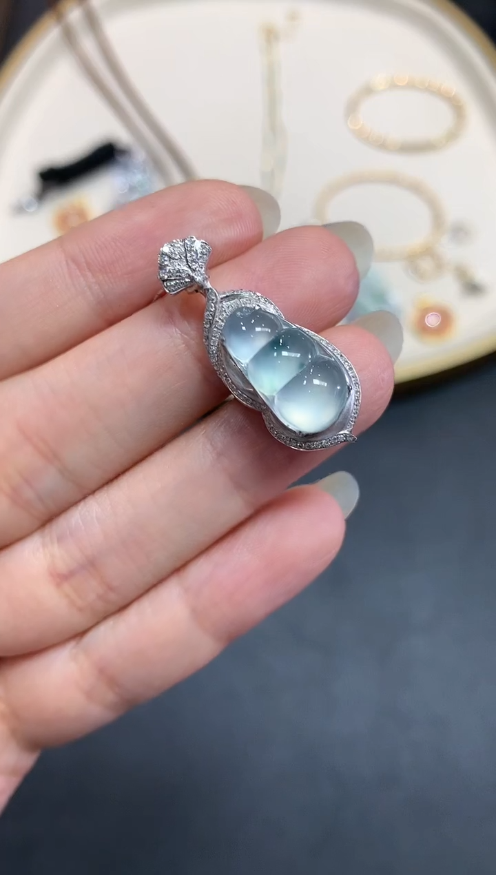 【闪购商品】翡翠吊坠(不含链)18K金镶嵌A950|9800