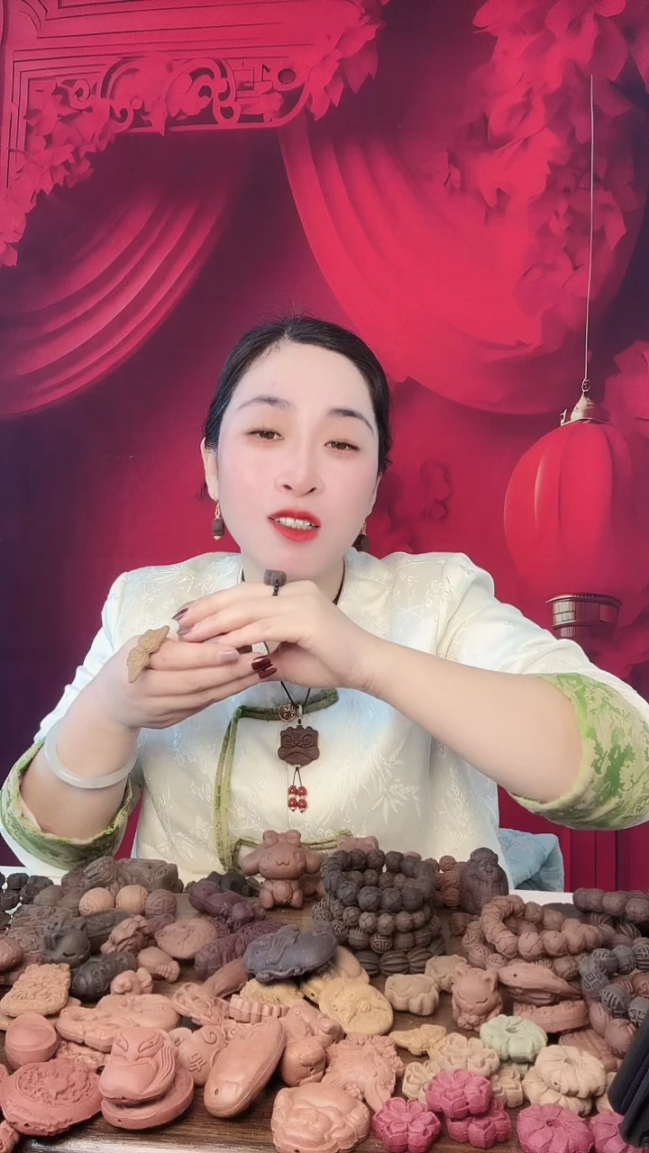 【闪购商品】泥塑活扣百媚香大象吊坠