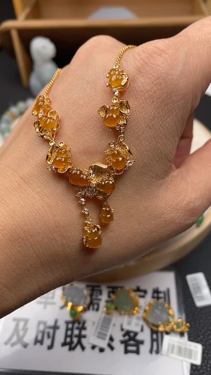 【闪购商品】翡翠颈饰18K金镶嵌翡翠净货26383