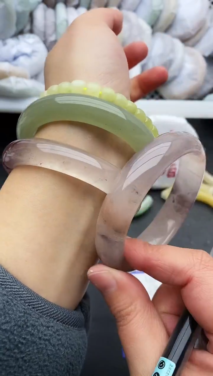 未镶嵌手镯石英质玉瑕疵370+57/58