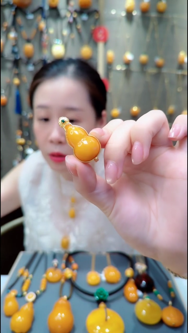 银S925镀金镶嵌蜜蜡珠宝奇石﹣C679蜜蜡吊坠赠项圈