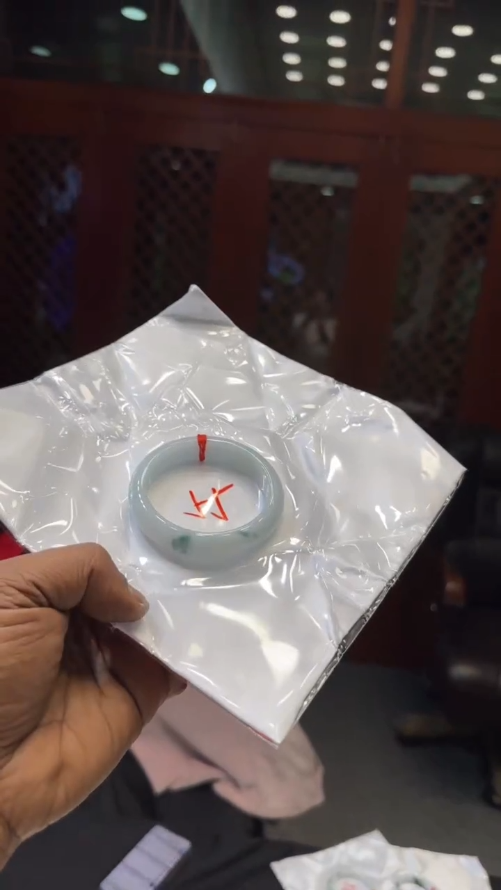 【闪购商品】翡翠手镯未镶嵌手镯微瑕