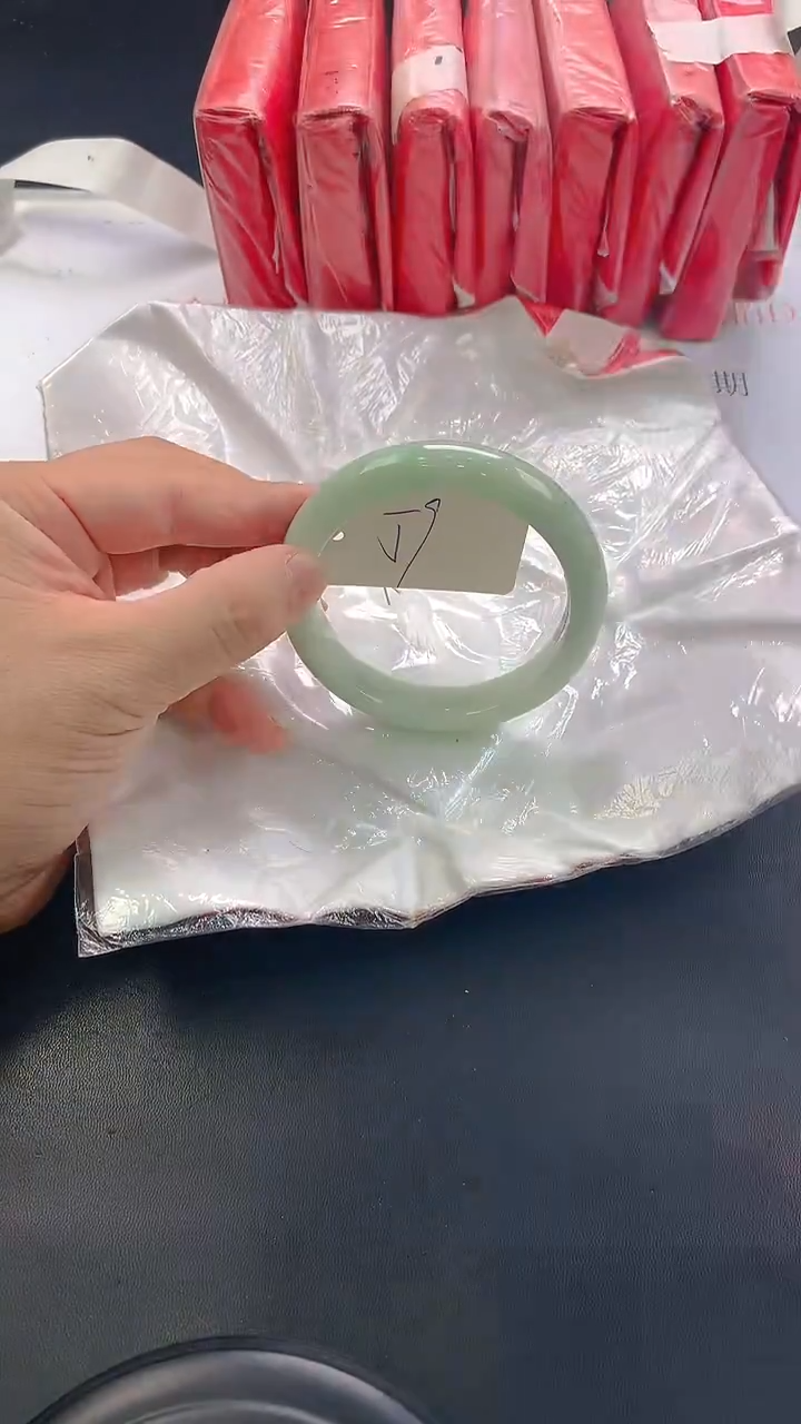 未镶嵌手镯翡翠23