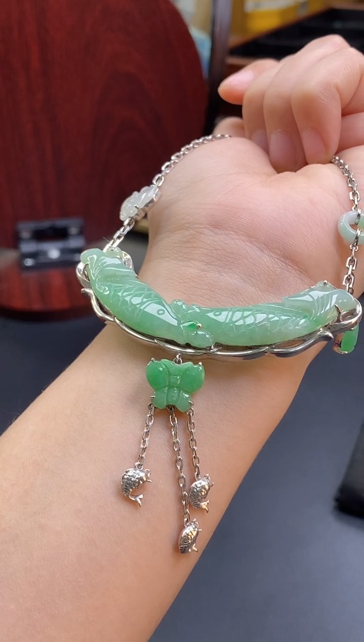 颈饰银S925镶嵌翡翠13481