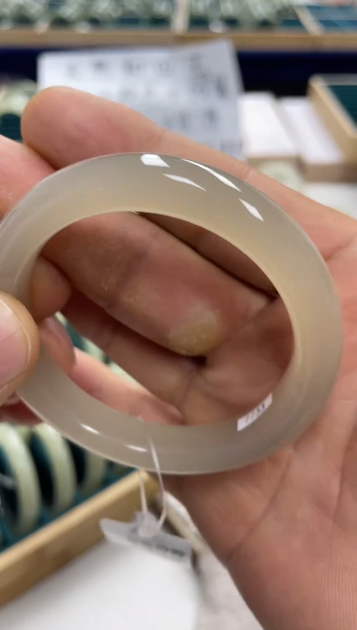 未镶嵌手镯和田玉飞****1和田玉手镯 800005