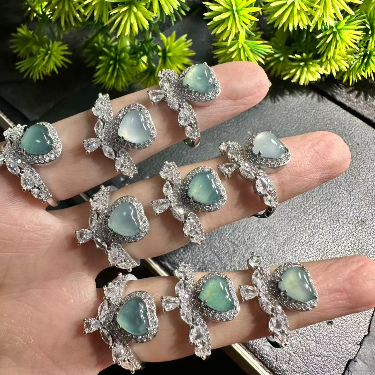 天然翡翠爱心形时尚百搭款戒指可爱（多样性发其一）              