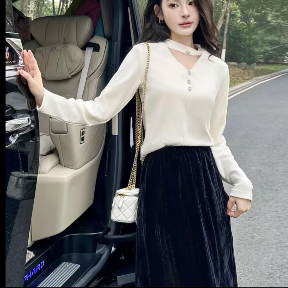 玲玲    挂脖式自发热德绒磨毛绒设计感网纱拼接修身显瘦冬季上衣