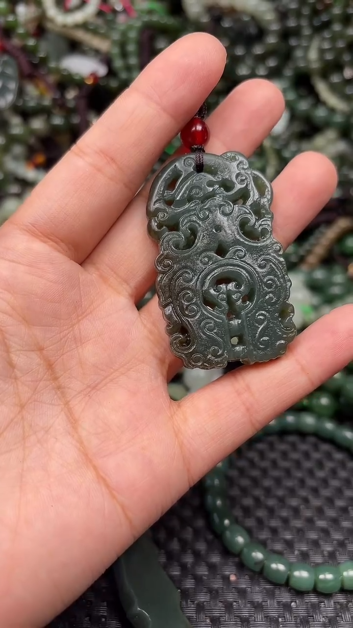 颈饰未镶嵌和田玉1