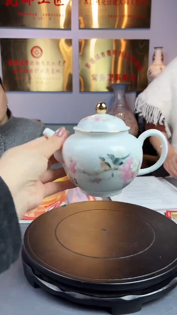 摆件瓷瓷博会—水点桃花胡晶专场64