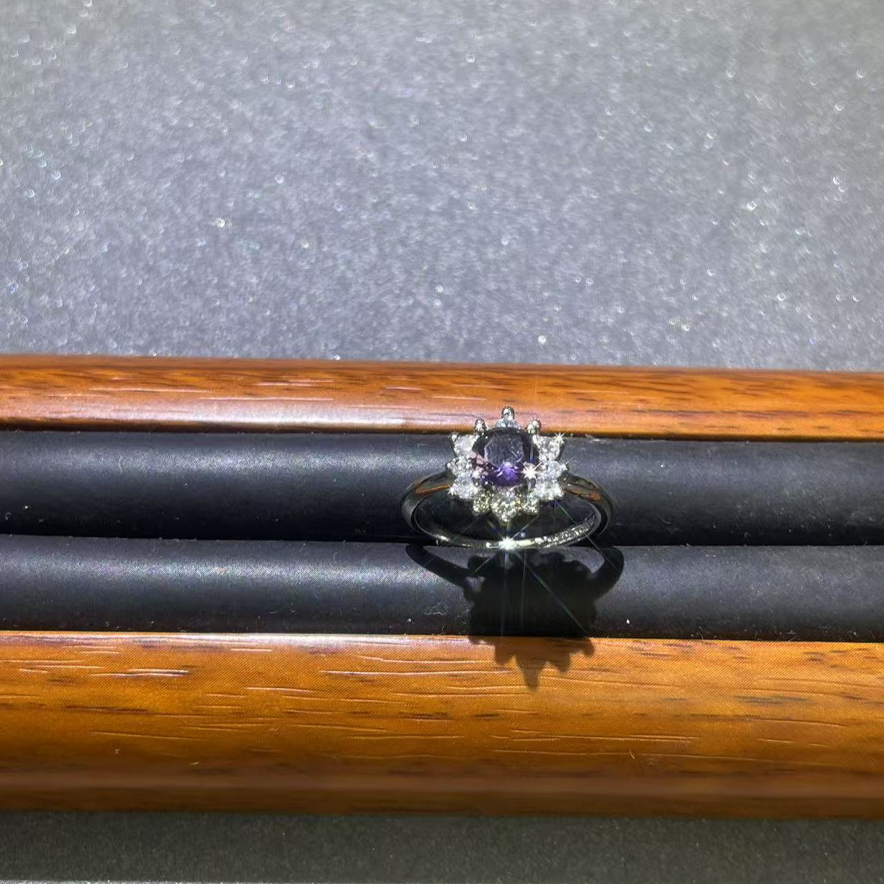  s7045白色满镶紫花花戒指多样发