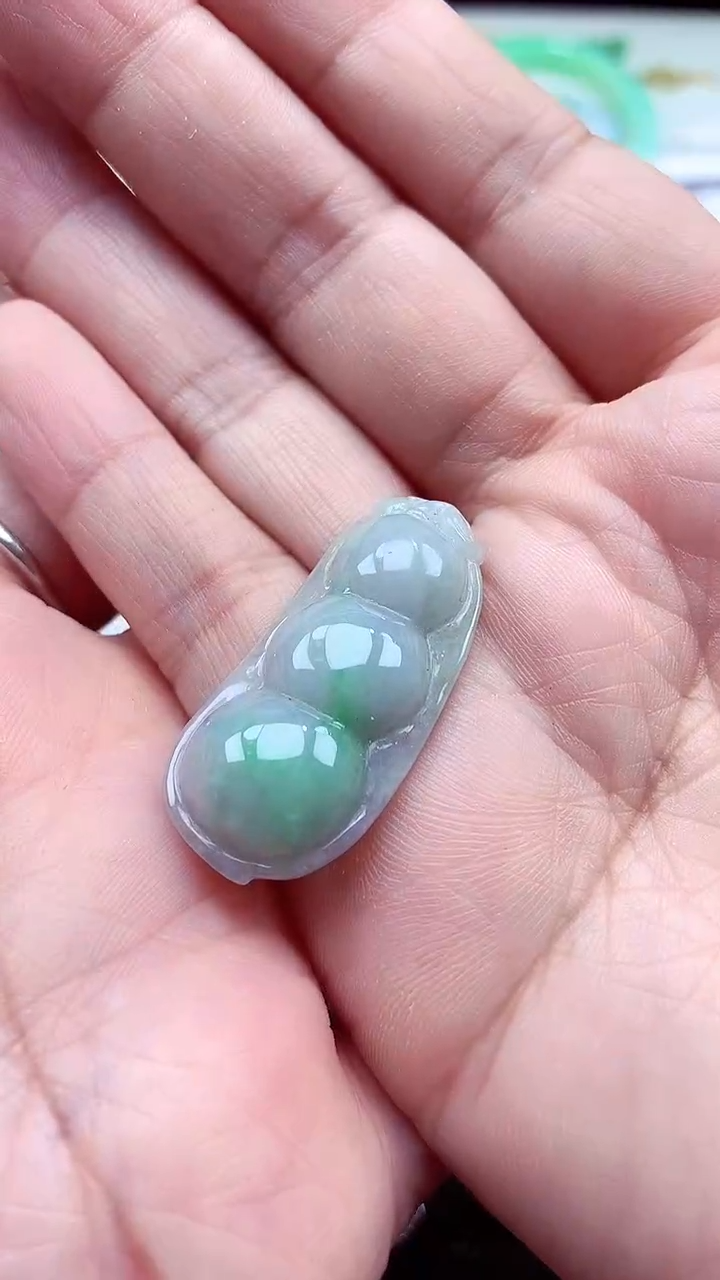 【闪购商品】翡翠颈饰未镶嵌颈饰