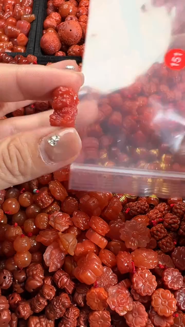 【闪购商品】南红玛瑙未镶嵌颈饰1