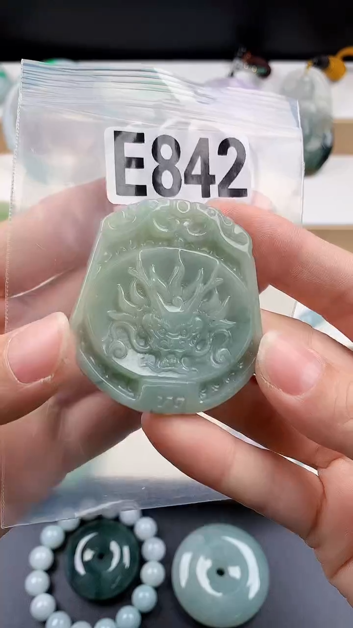 颈饰未镶嵌翡翠天然翡翠吊坠挂件