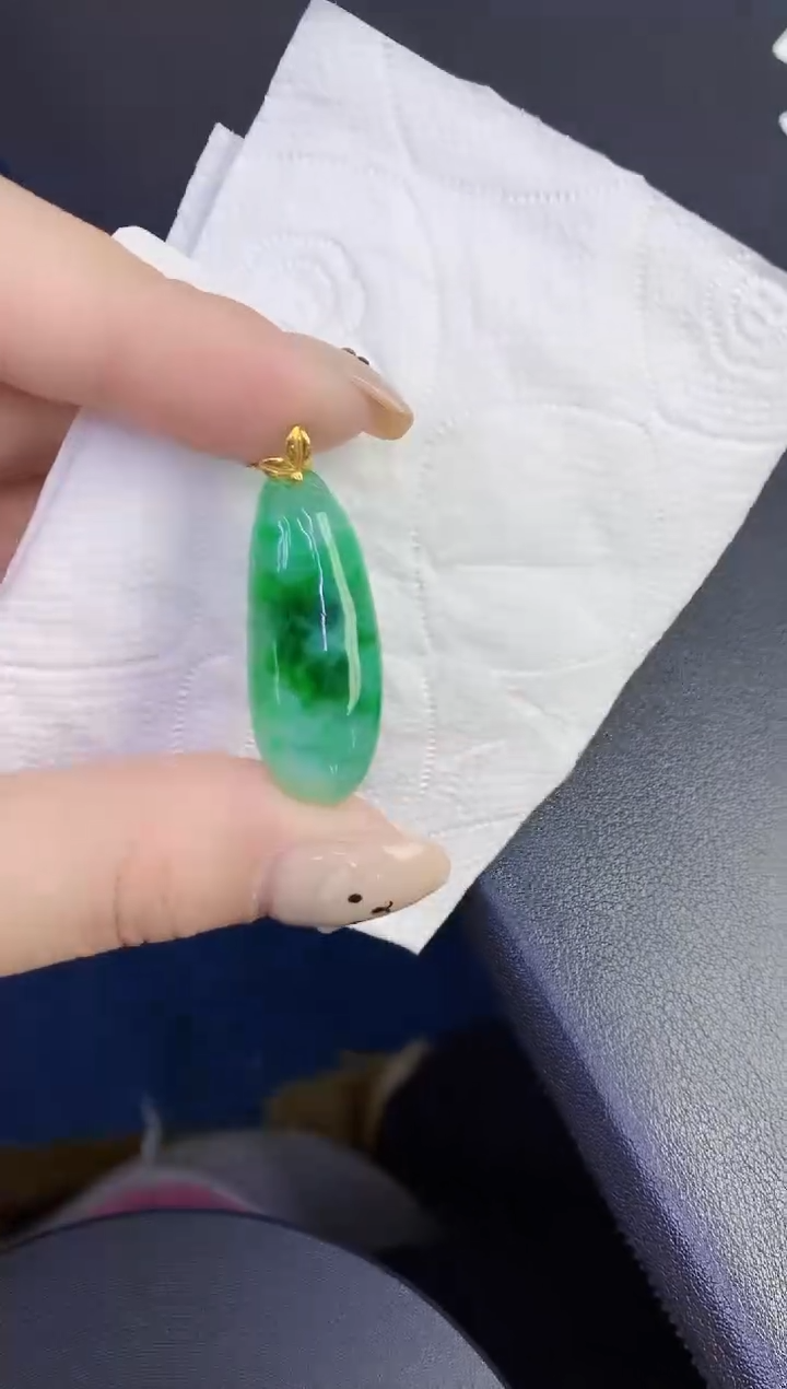 颈饰18K金镶嵌翡翠缅甸天然翡翠A货