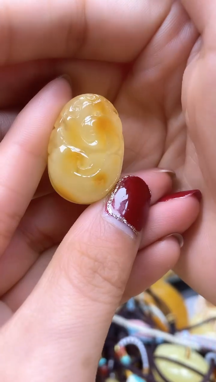 【闪购商品】琥珀裸石未镶嵌挂坠