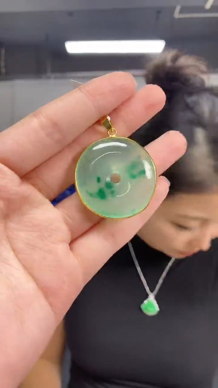 颈饰未镶嵌翡翠多样性发其一颜色微差