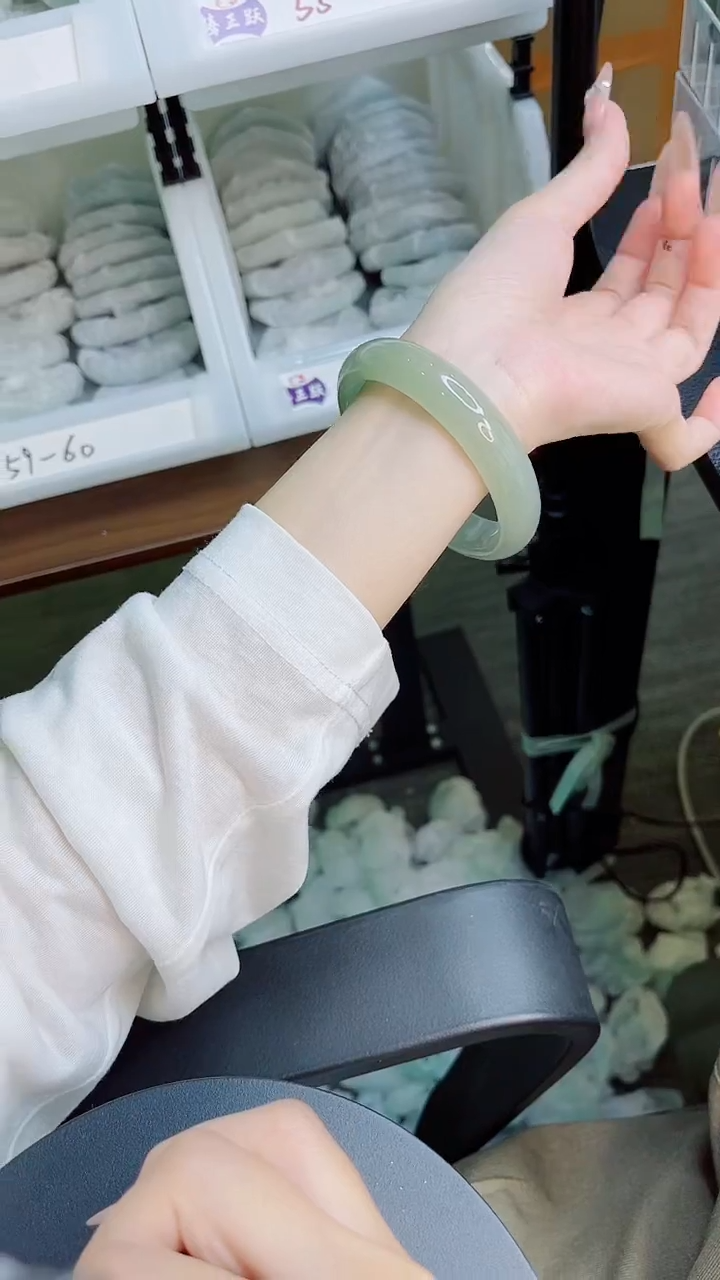 未镶嵌手镯石英质玉103-61
