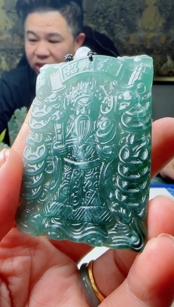 【闪购商品】翡翠颈饰未镶嵌多样性随机发其一   