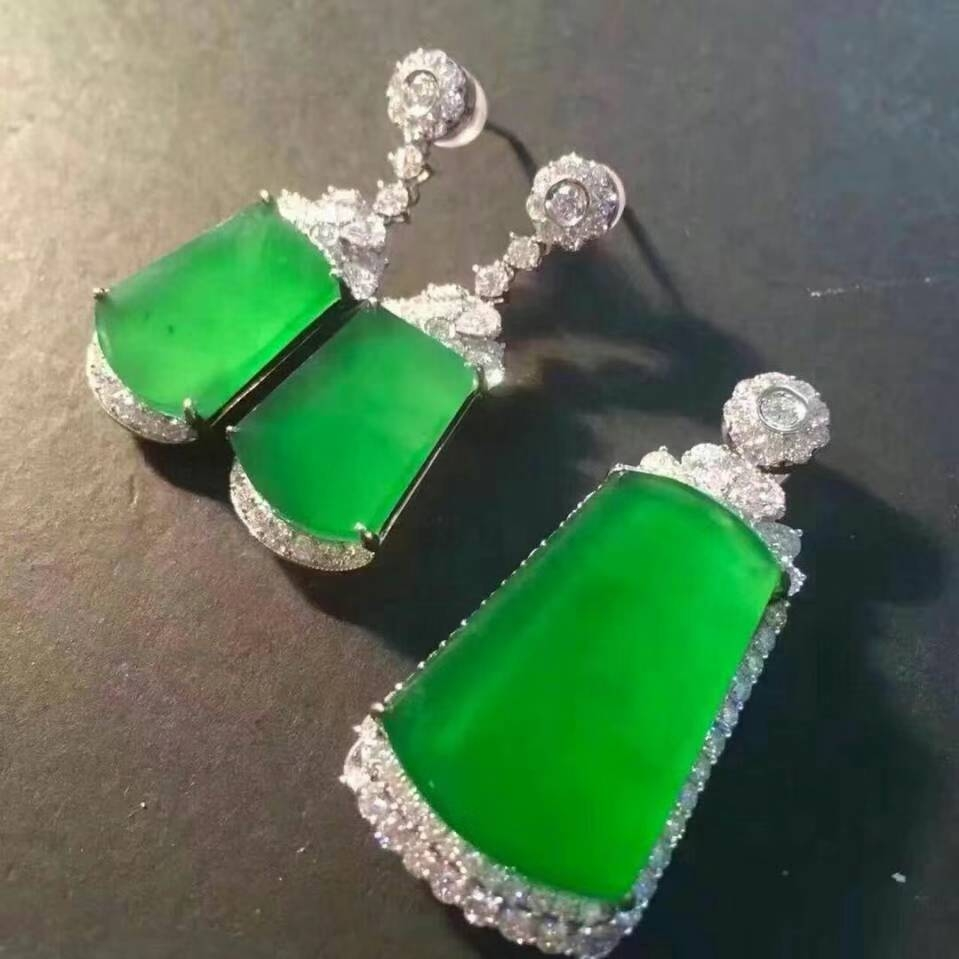 时尚翡翠高冰绿色平安无事牌吊坠中式显白生日礼物