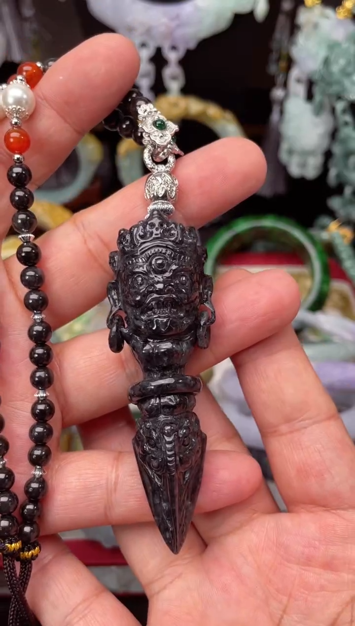 颈饰未镶嵌翡翠吊坠